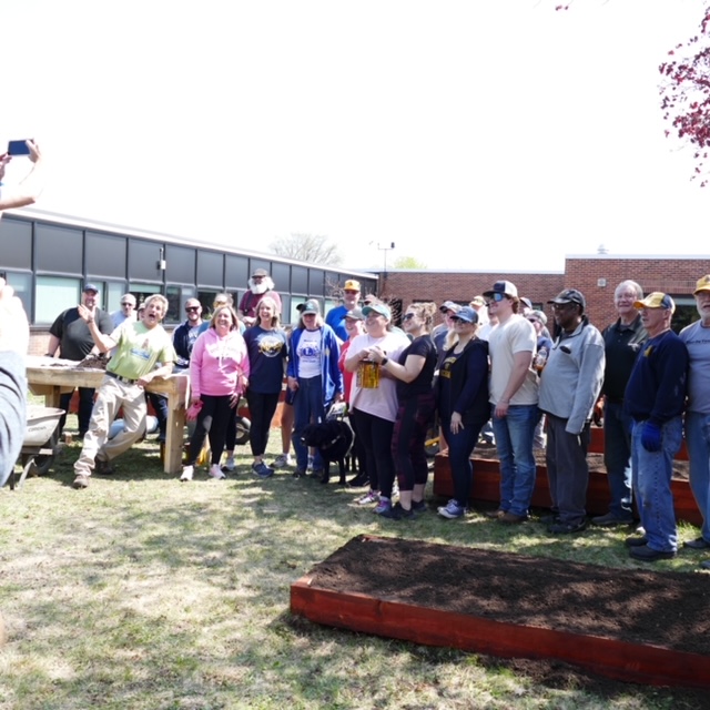 Photo gallery of Negaunee Lions planting